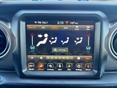 Used 2023 Jeep Gladiator Sport AWD/4WD image 17
