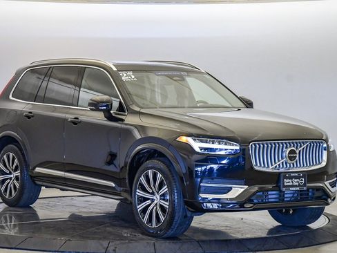 Certified 2025 Volvo XC90 B6 Plus image 6