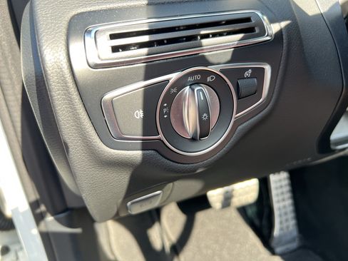 Used 2018 Mercedes-Benz C 300 4MATIC Cabriolet image 38