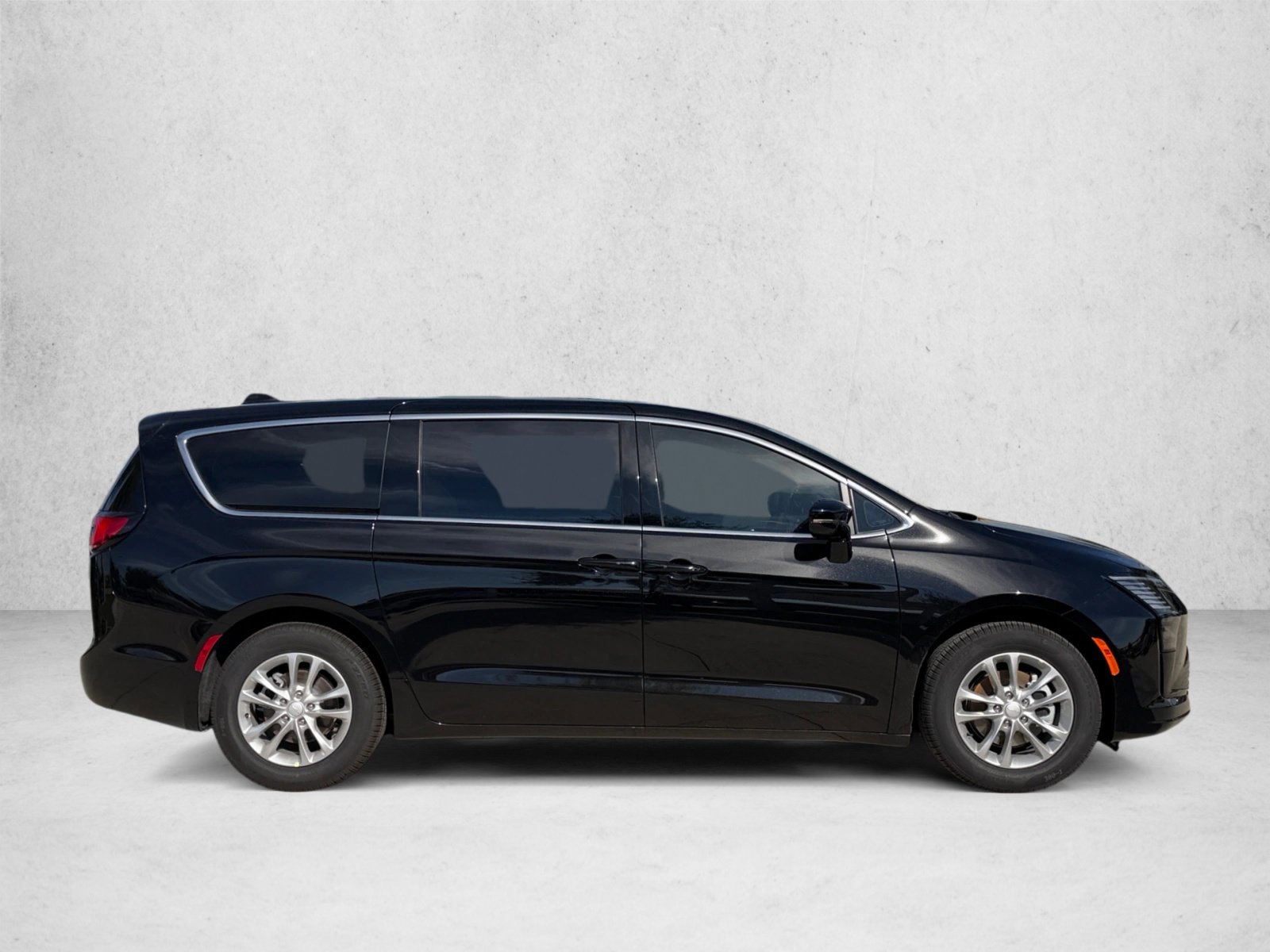 New 2027 Chrysler Pacifica Select FWD image 4