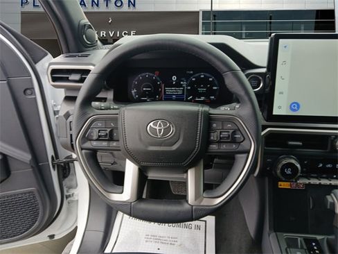 Used 2026 Toyota 4Runner Limited image 12