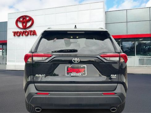 Used 2025 Toyota RAV4 XLE AWD/4WD image 6