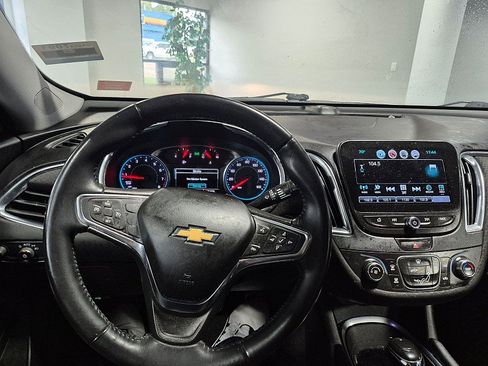 Used 2016 Chevrolet Malibu LT FWD image 12