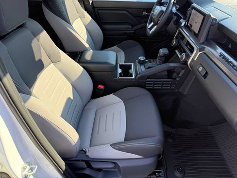 Certified 2025 Toyota Tacoma TRD Sport AWD/4WD image 41