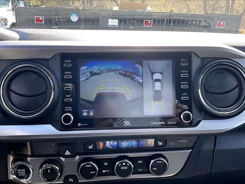 Used 2022 Toyota Tacoma Limited AWD/4WD image 27