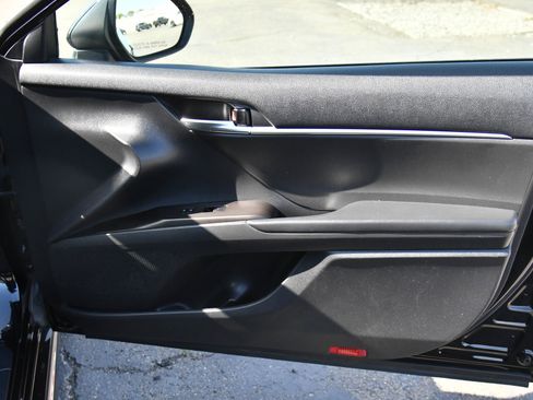 Used 2022 Toyota Camry SE FWD image 37