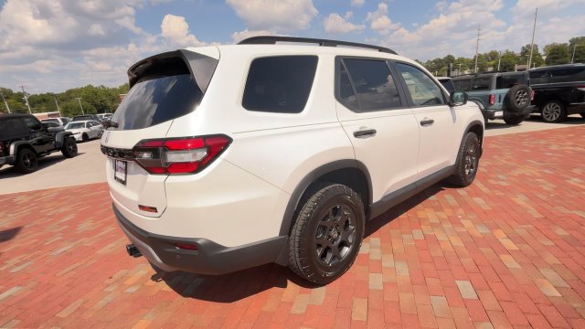 Certified 2024 Honda Pilot TrailSport image 9