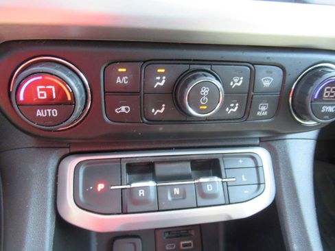 Used 2020 GMC Acadia SLT w/ LPO, Floor Liner Package image 27