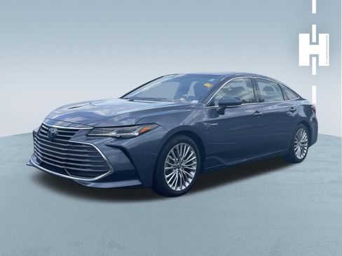 Used 2020 Toyota Avalon Limited w/ Advanced Safety Package FWD image 3