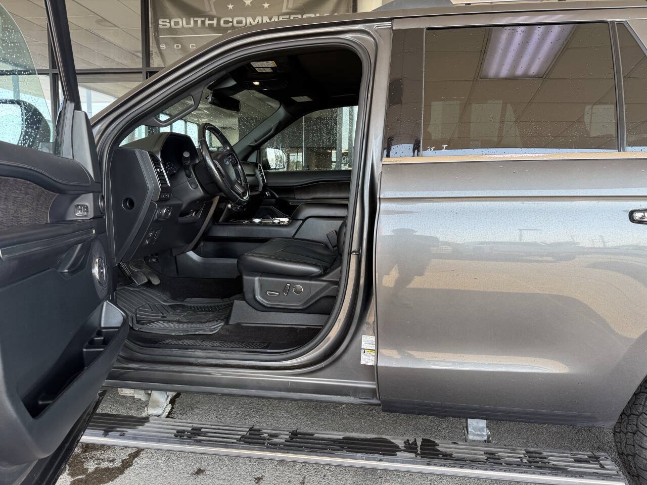 Used 2020 Ford Expedition Limited AWD/4WD image 6