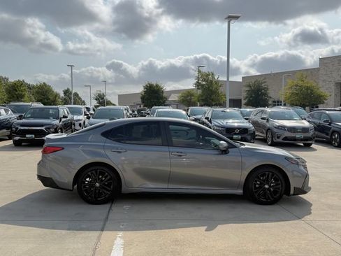 Used 2026 Toyota Camry SE w/ Convenience Package FWD image 5