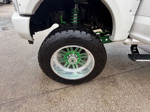 Used 2019 Ford F350 Platinum w/ Platinum Ultimate Package image 13