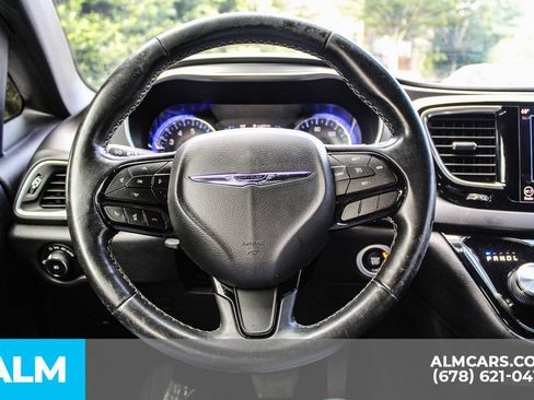 Used 2019 Chrysler Pacifica Touring Plus w/ S Appearance Package FWD image 24