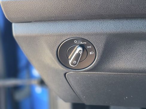 Used 2024 Volkswagen Jetta SE FWD image 35