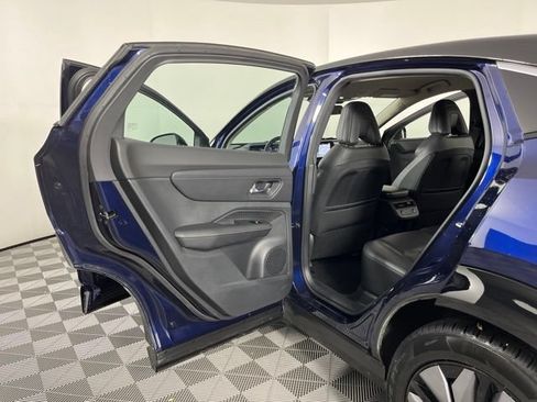Used 2023 Nissan Ariya FWD image 40