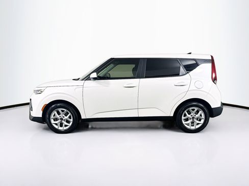 Used 2022 Kia Soul LX w/ Technology Package image 4