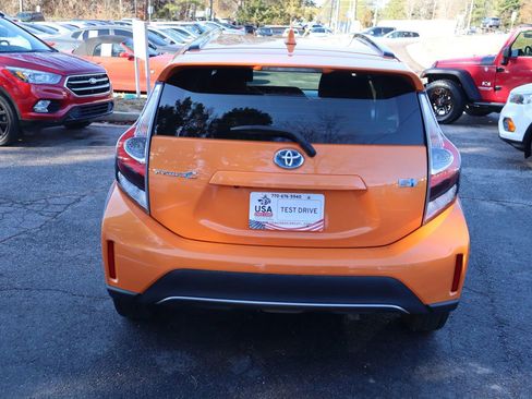Used 2018 Toyota Prius C Two image 5