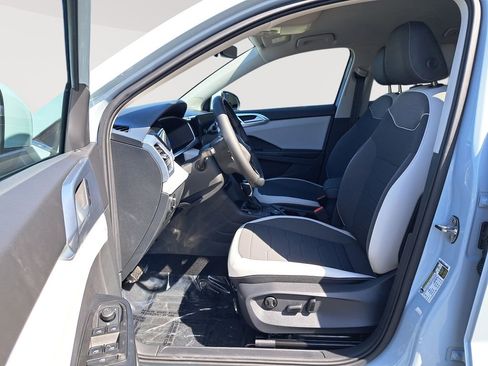 New 2025 Volkswagen Taos SE image 12