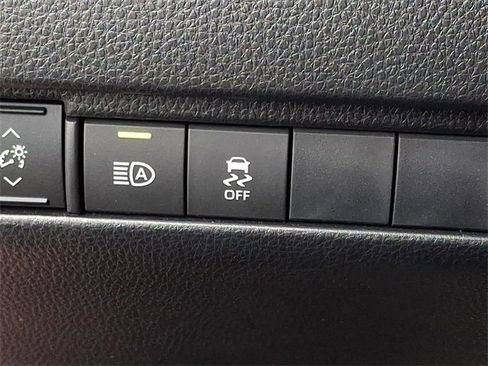 Used 2024 Toyota Venza Nightshade image 27