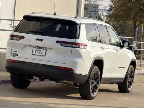 New 2025 Jeep Grand Cherokee L Altitude image 5