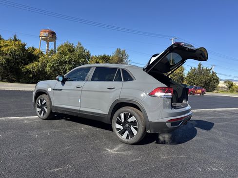 New 2026 Volkswagen Atlas Cross Sport SE image 31