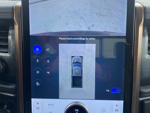 Used 2023 Ford F150 Lightning Lariat image 37