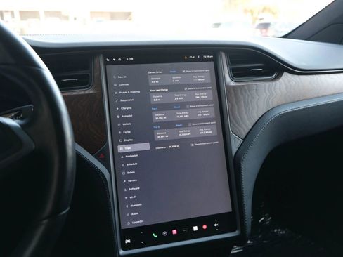 Used 2018 Tesla Model X 75D AWD/4WD image 41