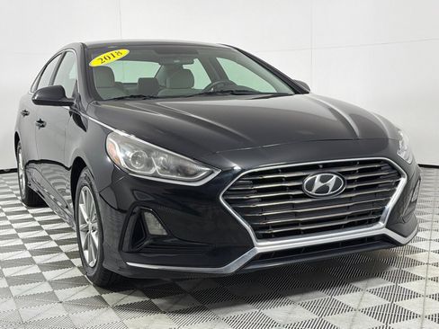 Used 2018 Hyundai Sonata SE w/ Cargo Package image 3