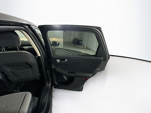 Used 2020 Ford Escape SE image 29