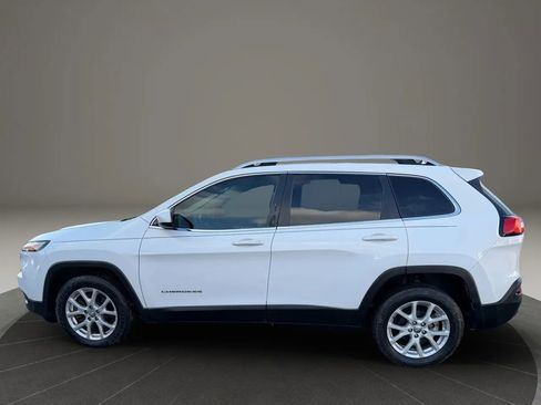 Used 2017 Jeep Cherokee Latitude FWD image 8