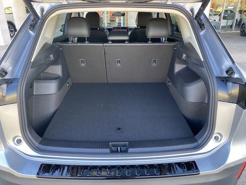 New 2026 Volkswagen Tiguan SE FWD image 14