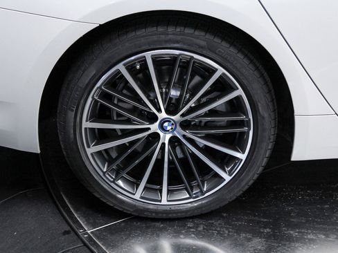 Certified 2023 BMW 530e w/ Premium Package image 8