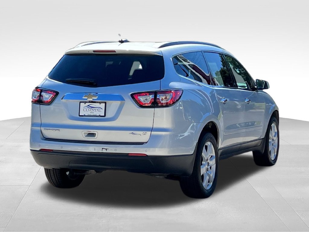Used 2017 Chevrolet Traverse LT w/ Traveler's Package FWD image 13