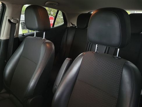 Used 2018 Buick Encore Preferred AWD/4WD image 19