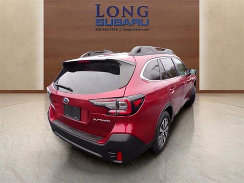 Used 2022 Subaru Outback Premium image 9