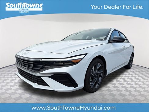 Certified 2025 Hyundai Elantra SEL image 1