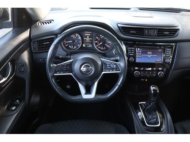 Used 2017 Nissan Rogue SV w/ Sun & Sound Touring Package AWD/4WD image 9