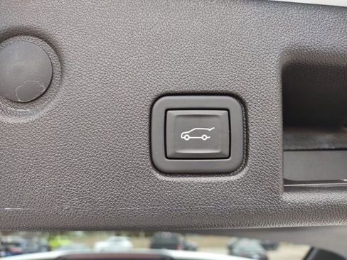 Used 2024 Chevrolet Equinox LT FWD image 22