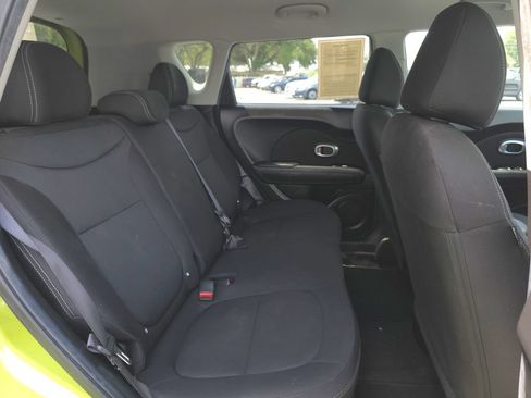 Used 2017 Kia Soul FWD image 16