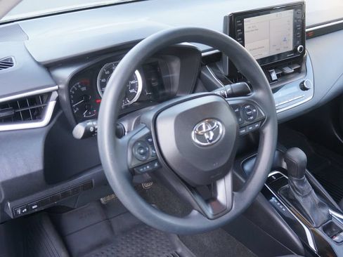 Used 2022 Toyota Corolla LE FWD image 9