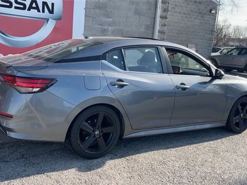 Used 2022 Nissan Sentra SR w/ SR Premium Package image 22