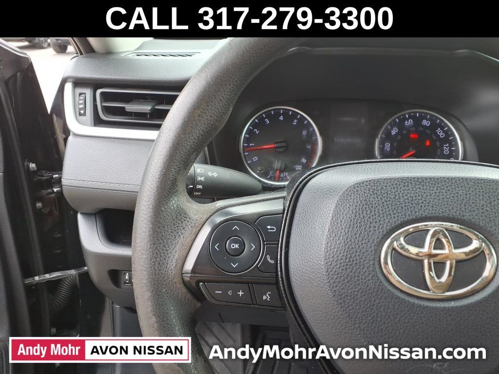 Used 2019 Toyota RAV4 LE AWD/4WD image 26