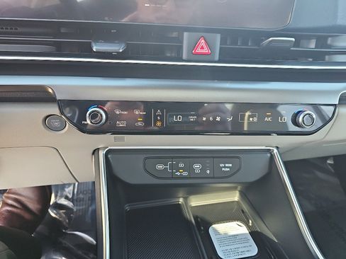 New 2026 Kia Carnival SX image 16