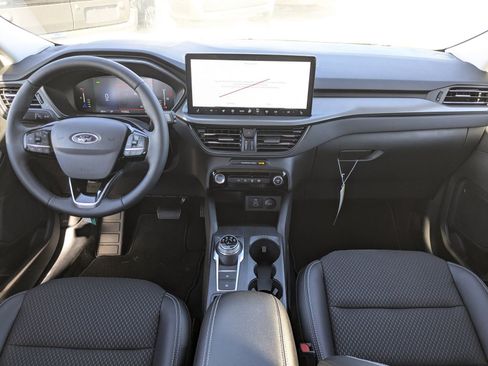 New 2024 Ford Escape SE image 17