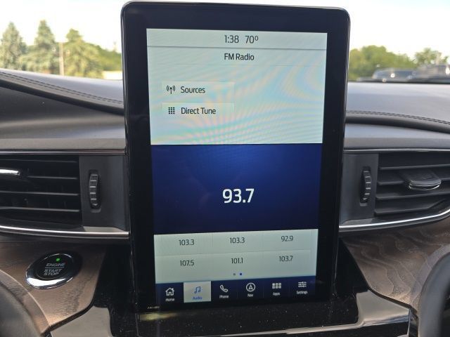 Used 2021 Ford Explorer Platinum w/ Equipment Group 601A AWD/4WD image 14