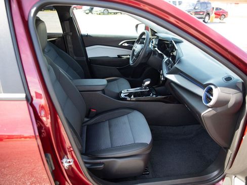 Certified 2024 Chevrolet Trax LT image 22