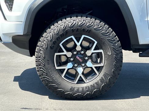 Used 2024 GMC Canyon AT4X AWD/4WD image 35