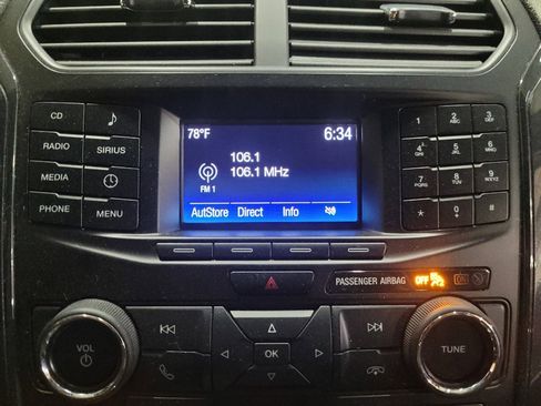 Used 2017 Ford Explorer XLT AWD/4WD image 25