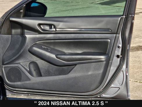 Used 2024 Nissan Altima 2.5 S image 30