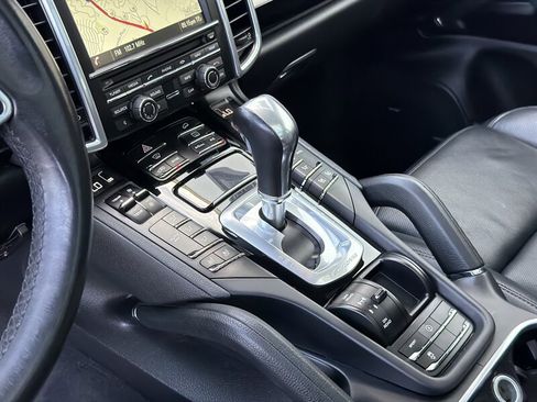 Used 2015 Porsche Cayenne S AWD/4WD image 23